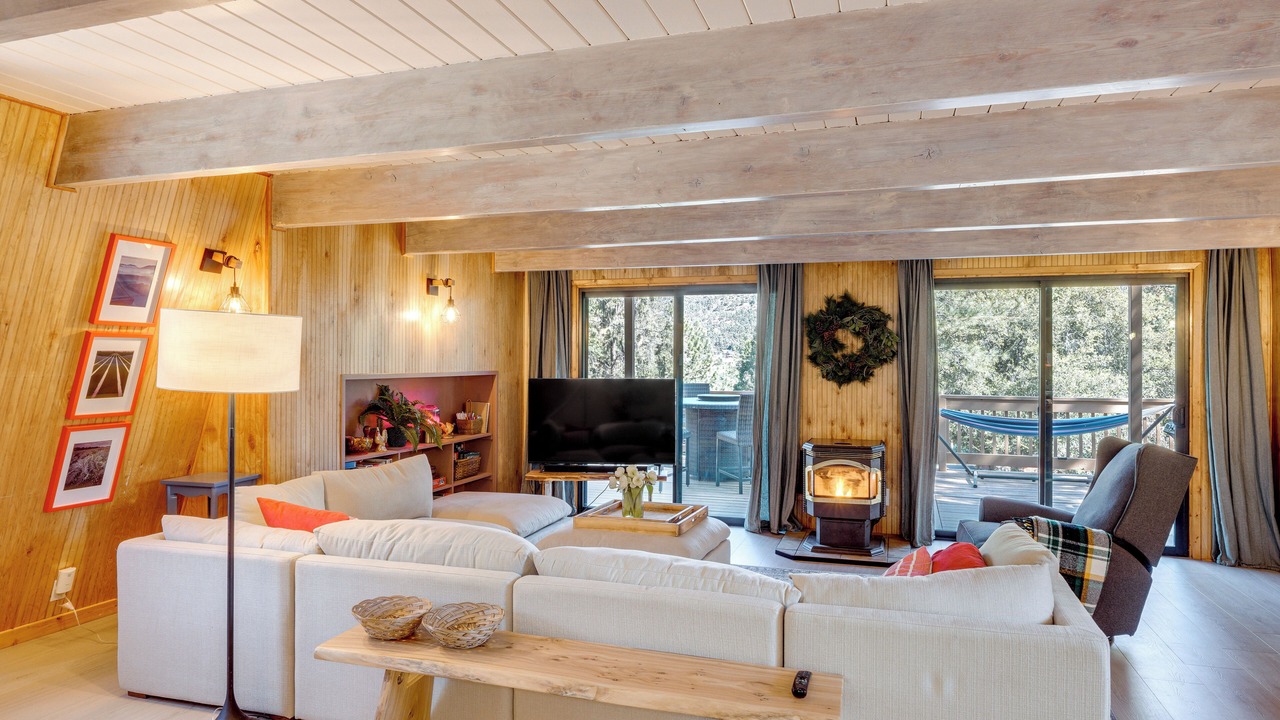 Photo of Livingroom in Pine Mountain Club