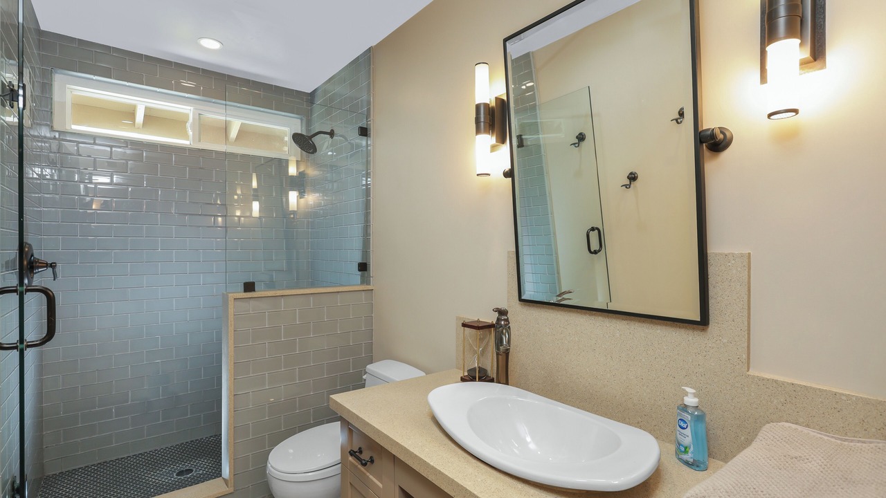 Photo of Bathroom in Westside Costa Mesa