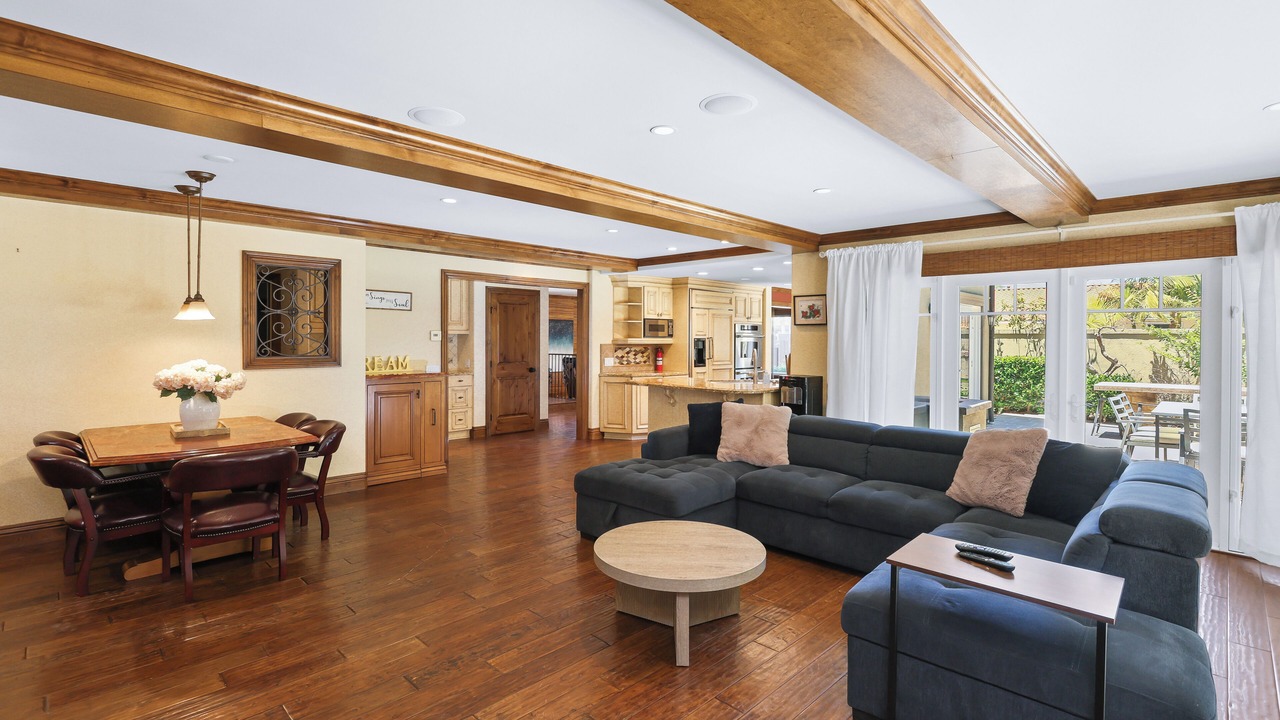 Photo of Livingroom in Westside Costa Mesa