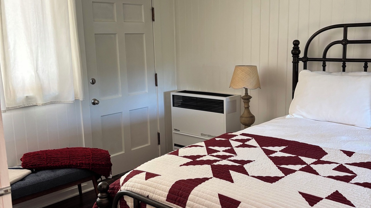 Photo of Bedroom in Cedar Glen
