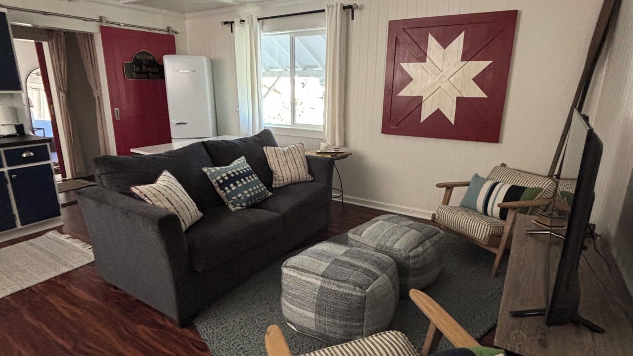 Photo of Livingroom in Cedar Glen