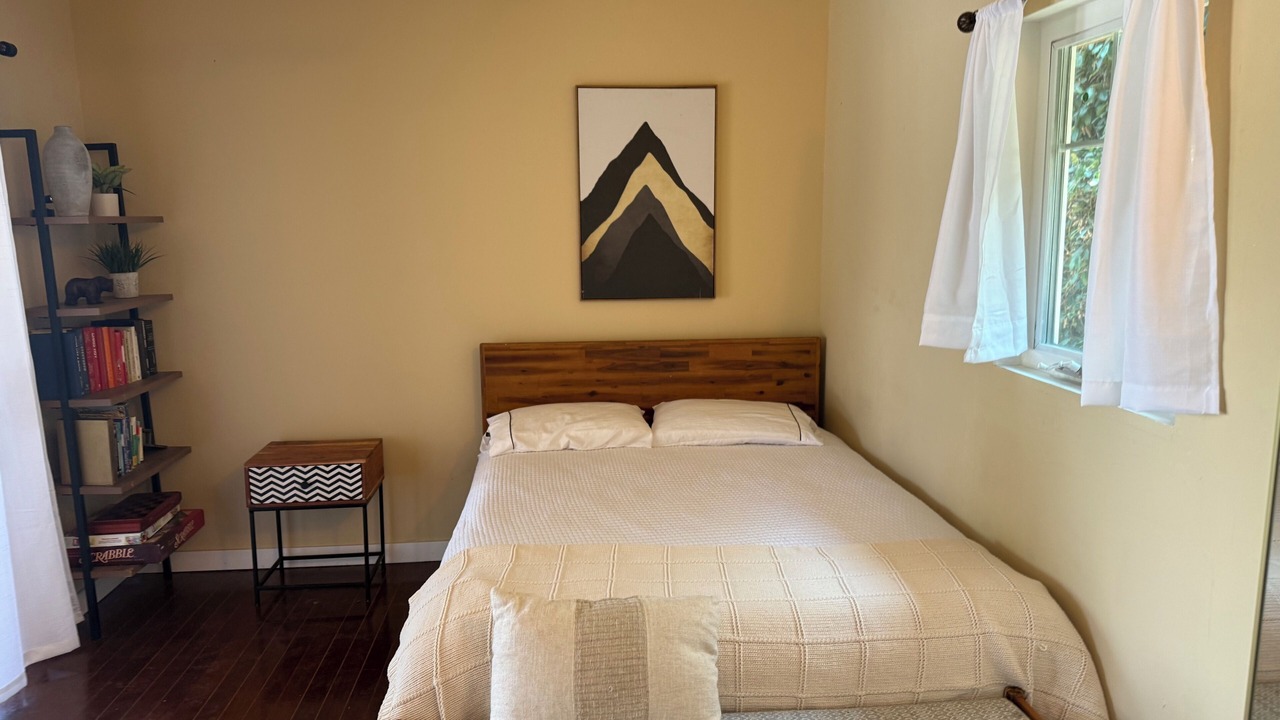 Photo of Bedroom in South San Gabriel