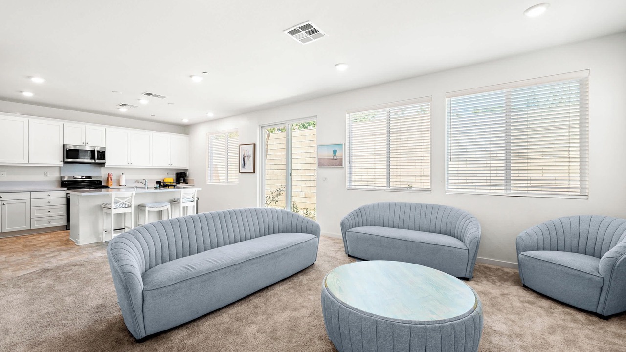 Photo of Livingroom in Westmont