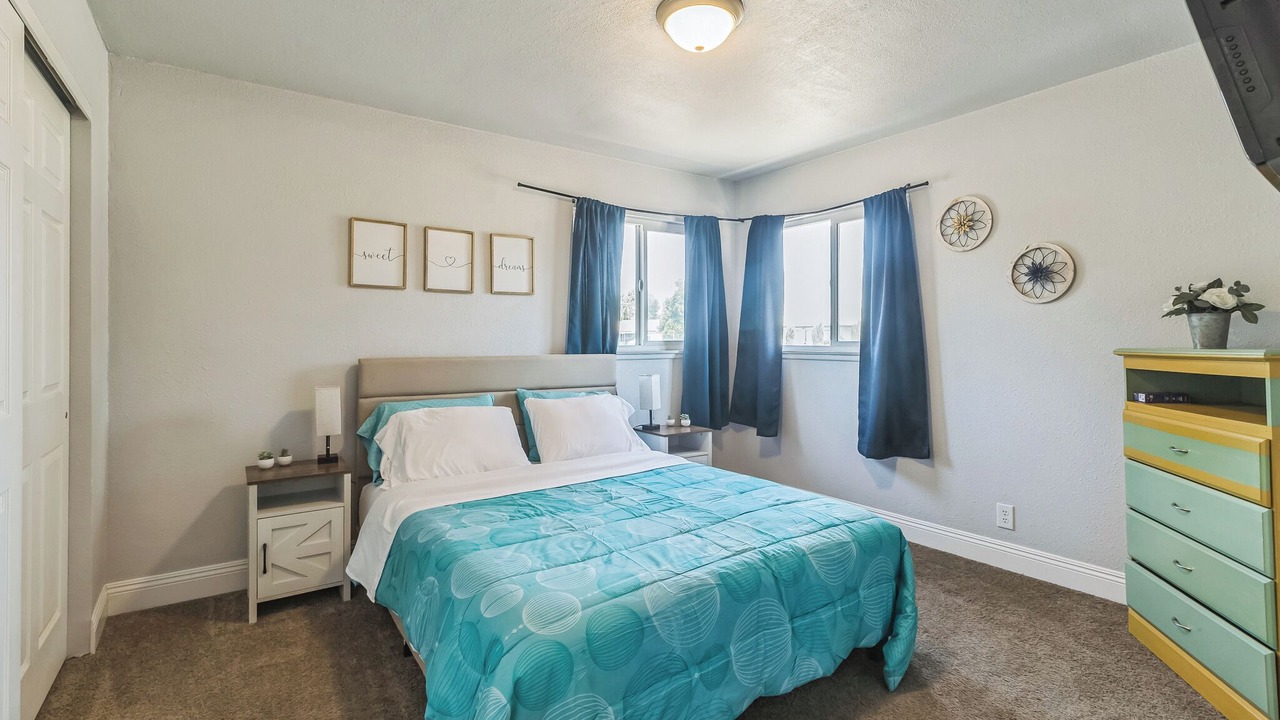 Photo of Bedroom in Raisin