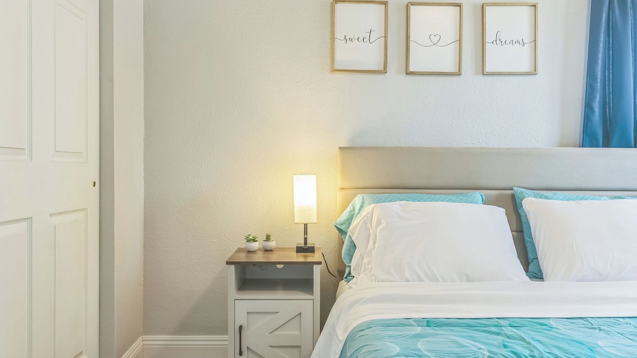Photo of Bedroom in Raisin
