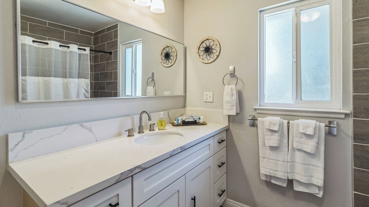 Photo of Bathroom in Raisin