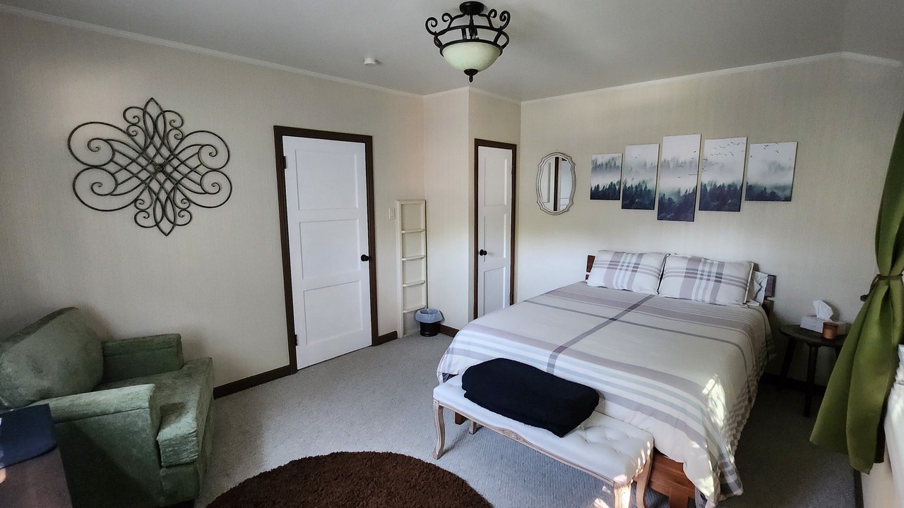 Photo of Bedroom in Central San Mateo