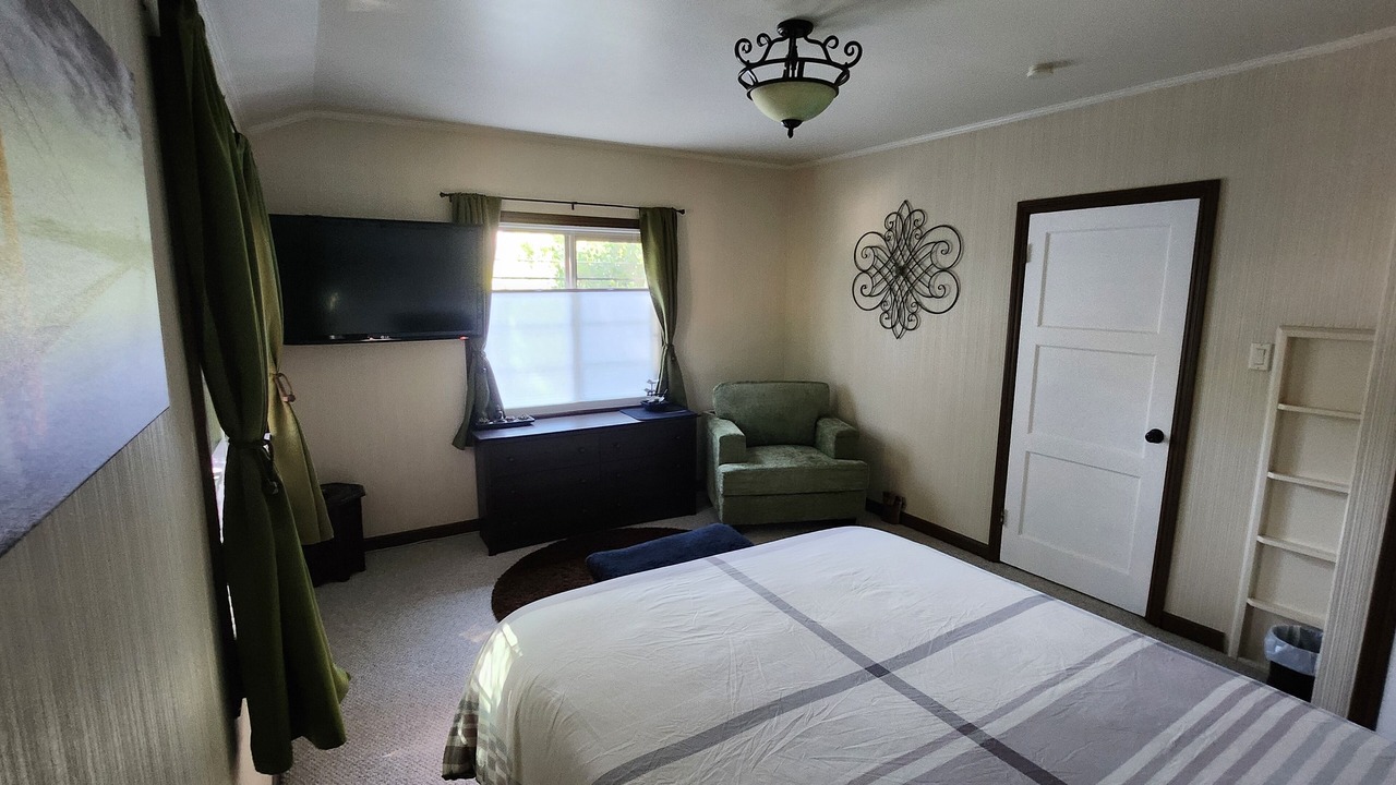 Photo of Bedroom in Central San Mateo