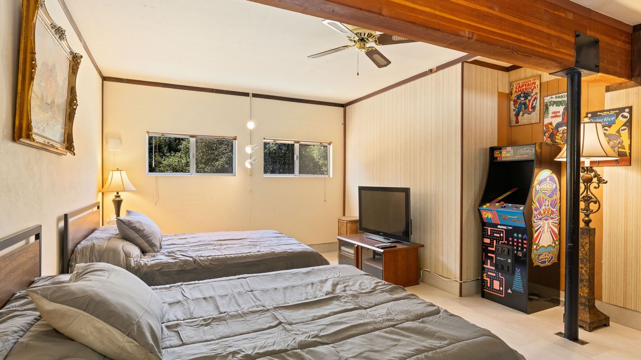 Photo of Bedroom in Clear Lake