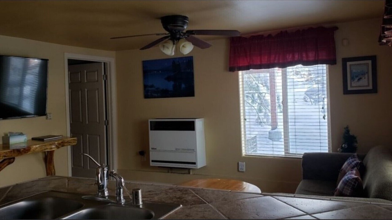 Photo of Livingroom in Castle Glen Estates