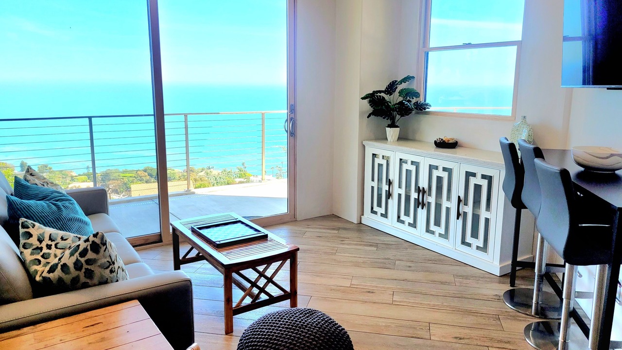 Photo of Livingroom in Western Malibu
