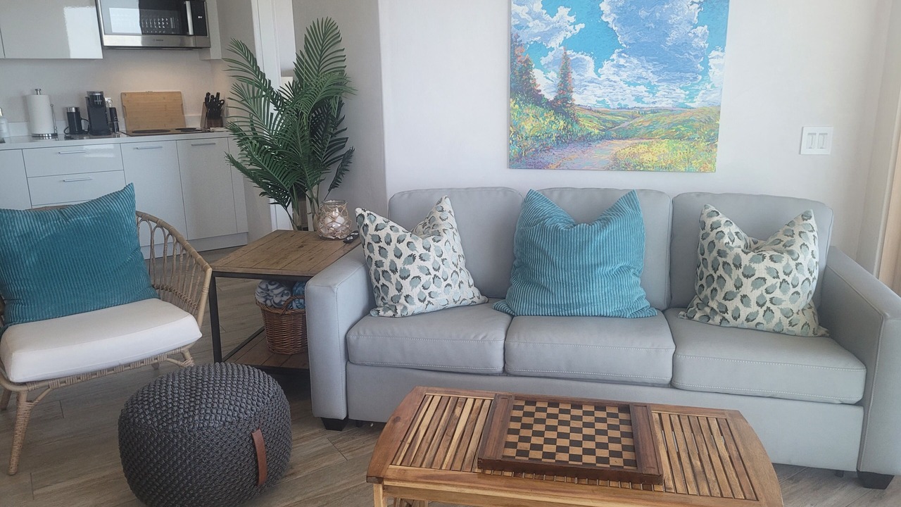 Photo of Livingroom in Western Malibu