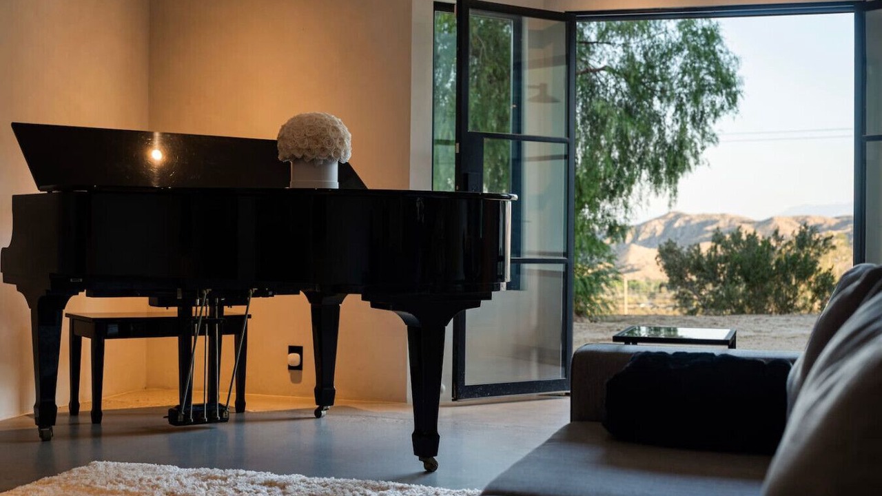 Photo of Livingroom in Morongo Valley