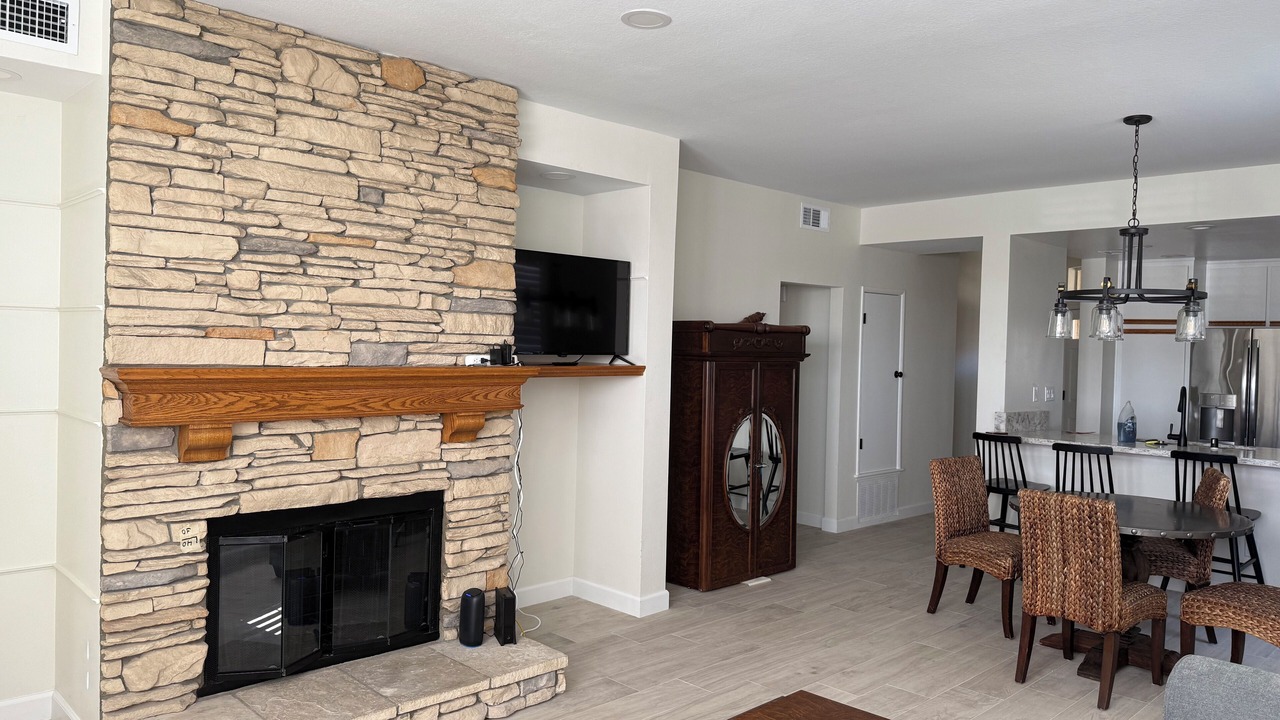 Photo of Livingroom in Corona