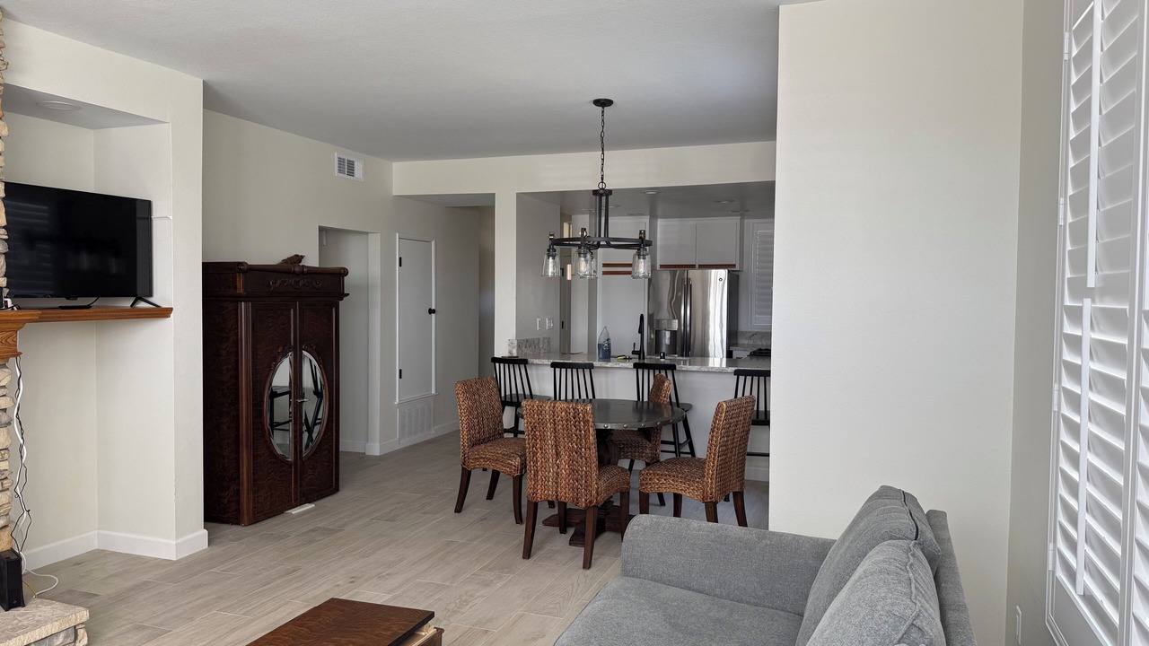 Photo of Livingroom in Corona