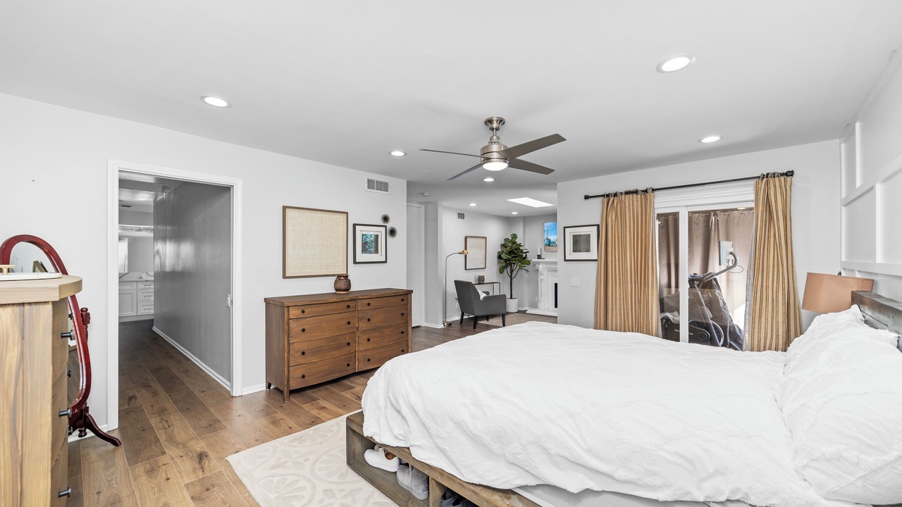 Photo of Bedroom in Los Cerritos