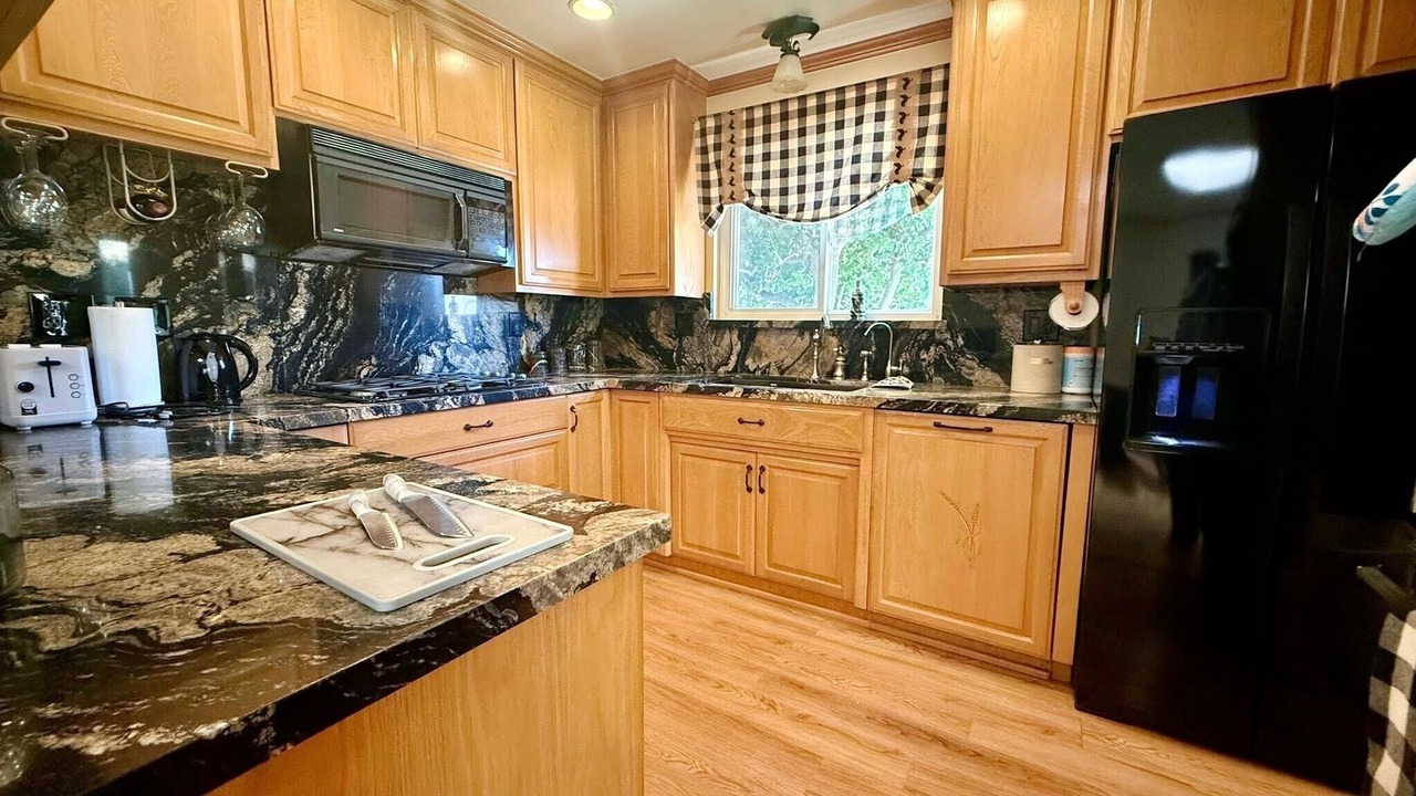 Photo of Kitchen in Southeast Anaheim