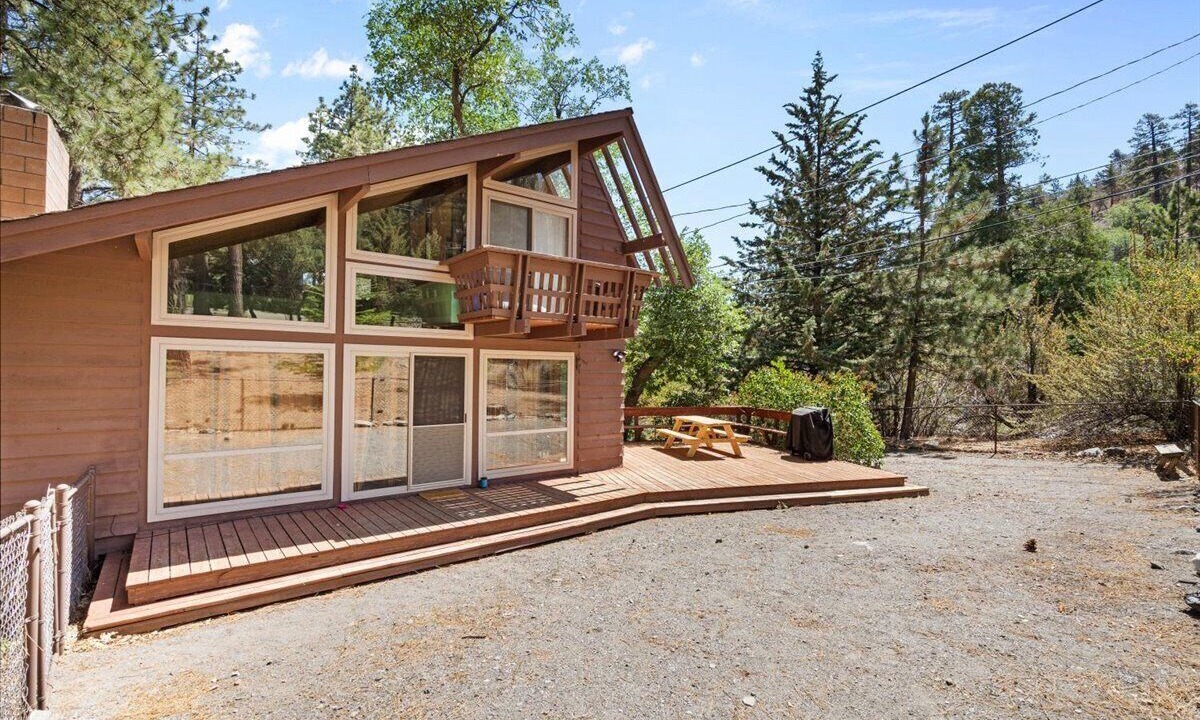 Photo of Patio Balcony in Wrightwood