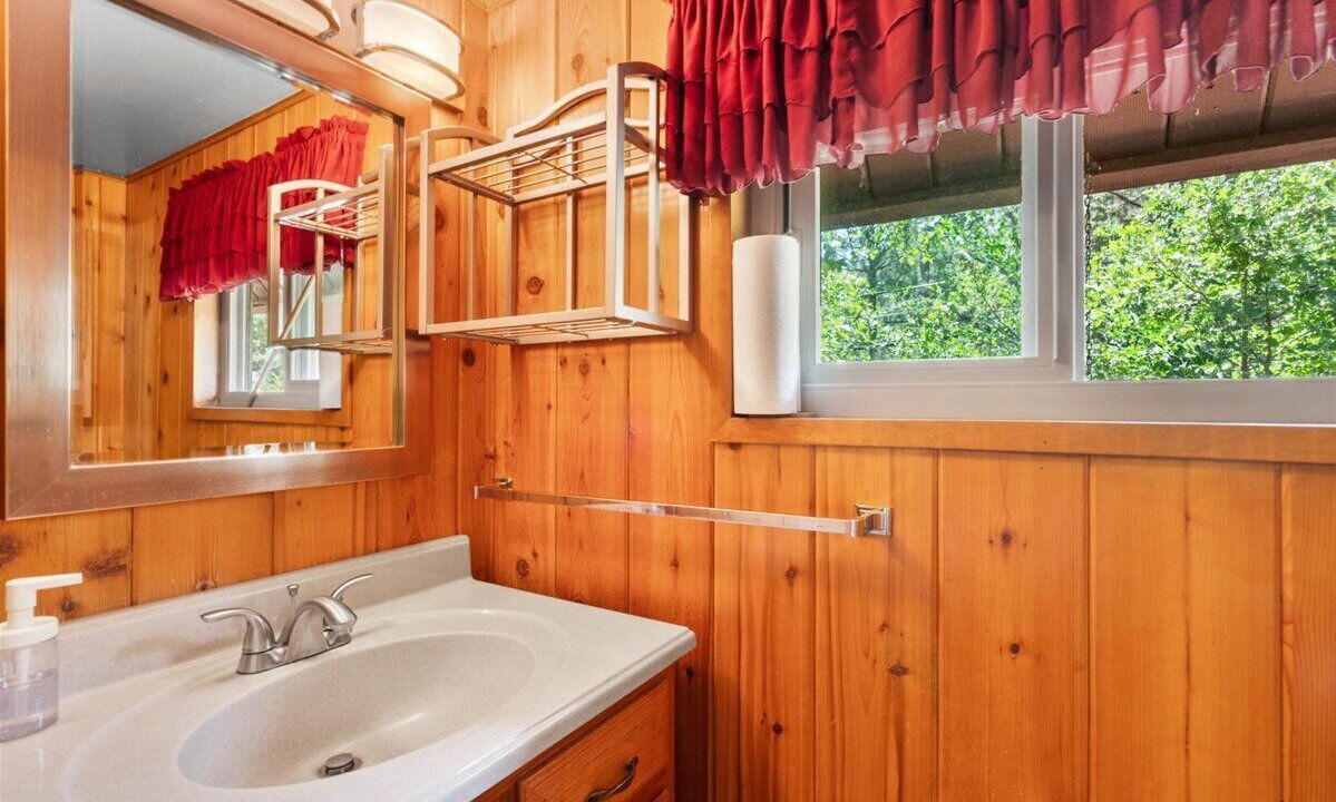 Photo of Bathroom in Wrightwood