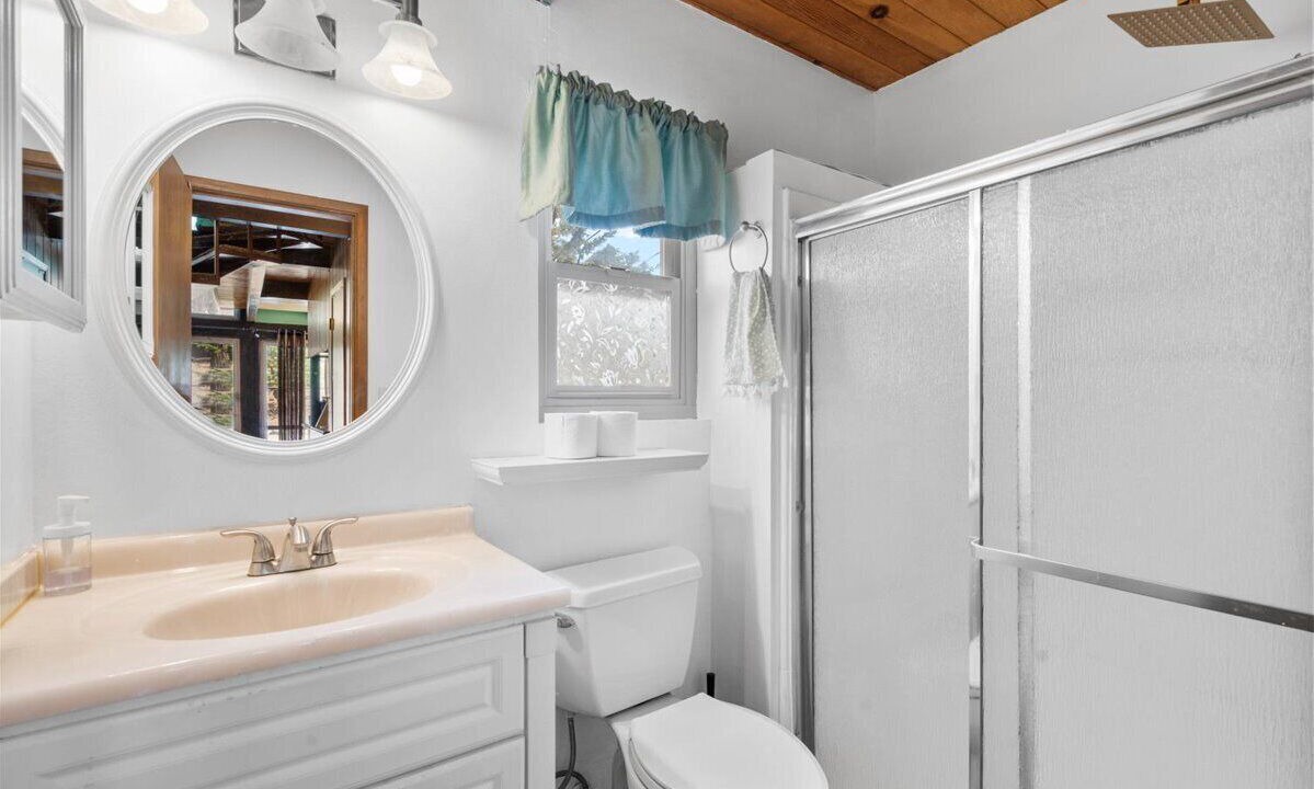 Photo of Bathroom in Wrightwood