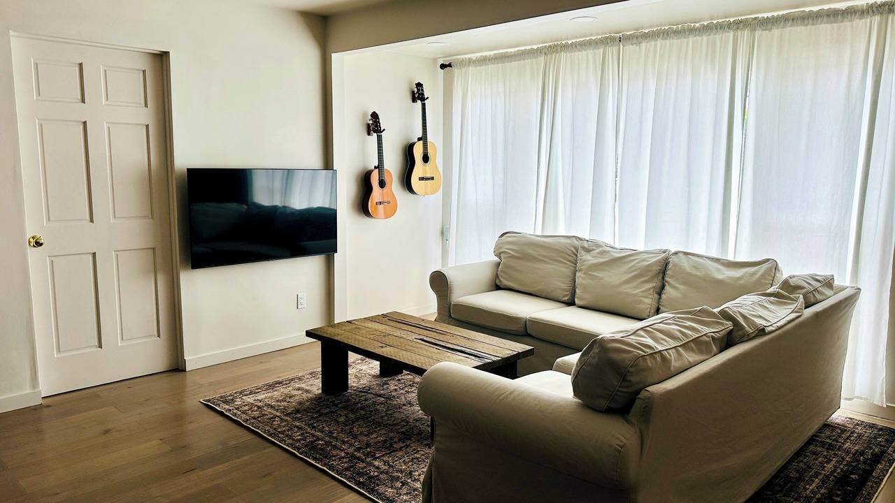 Photo of Livingroom in West Athens