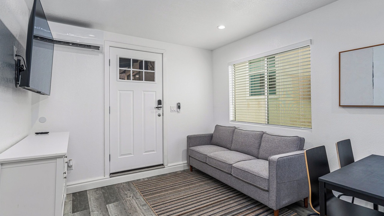 Photo of Livingroom in North Long Beach