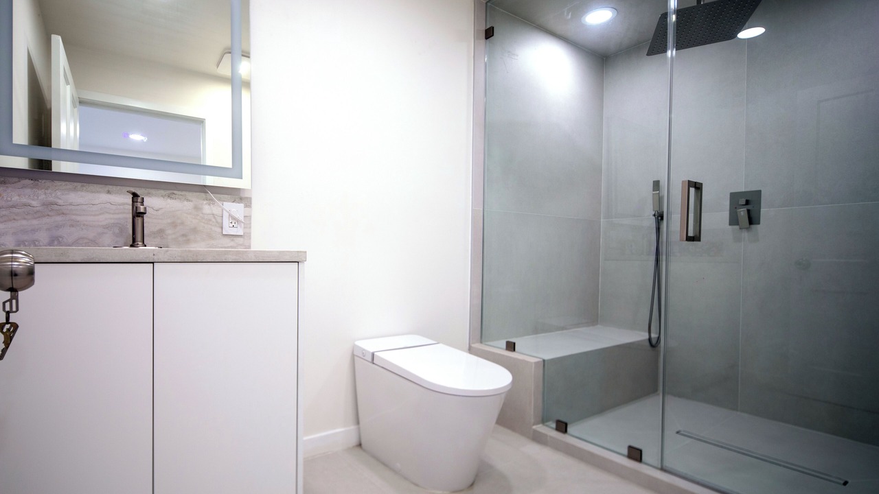 Photo of Bathroom in Beverlywood