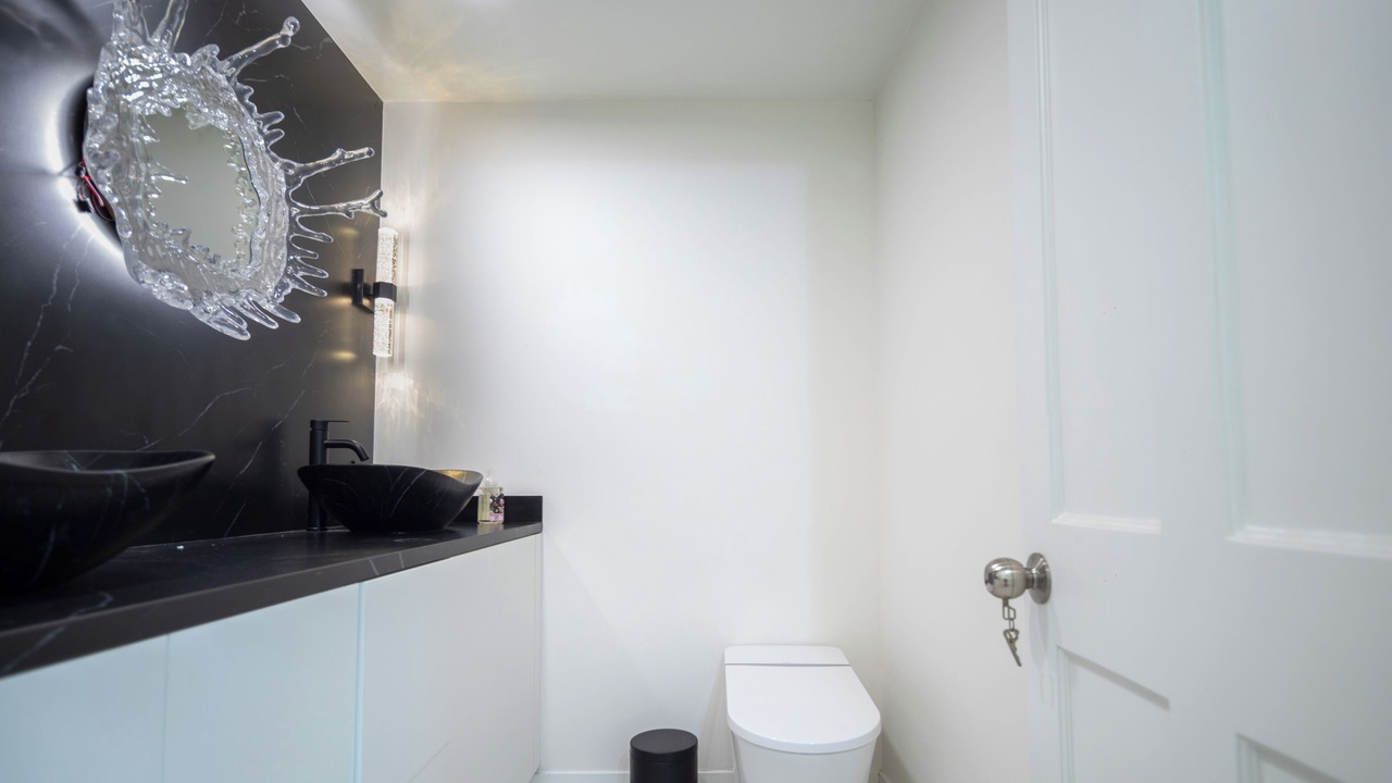 Photo of Bathroom in Beverlywood