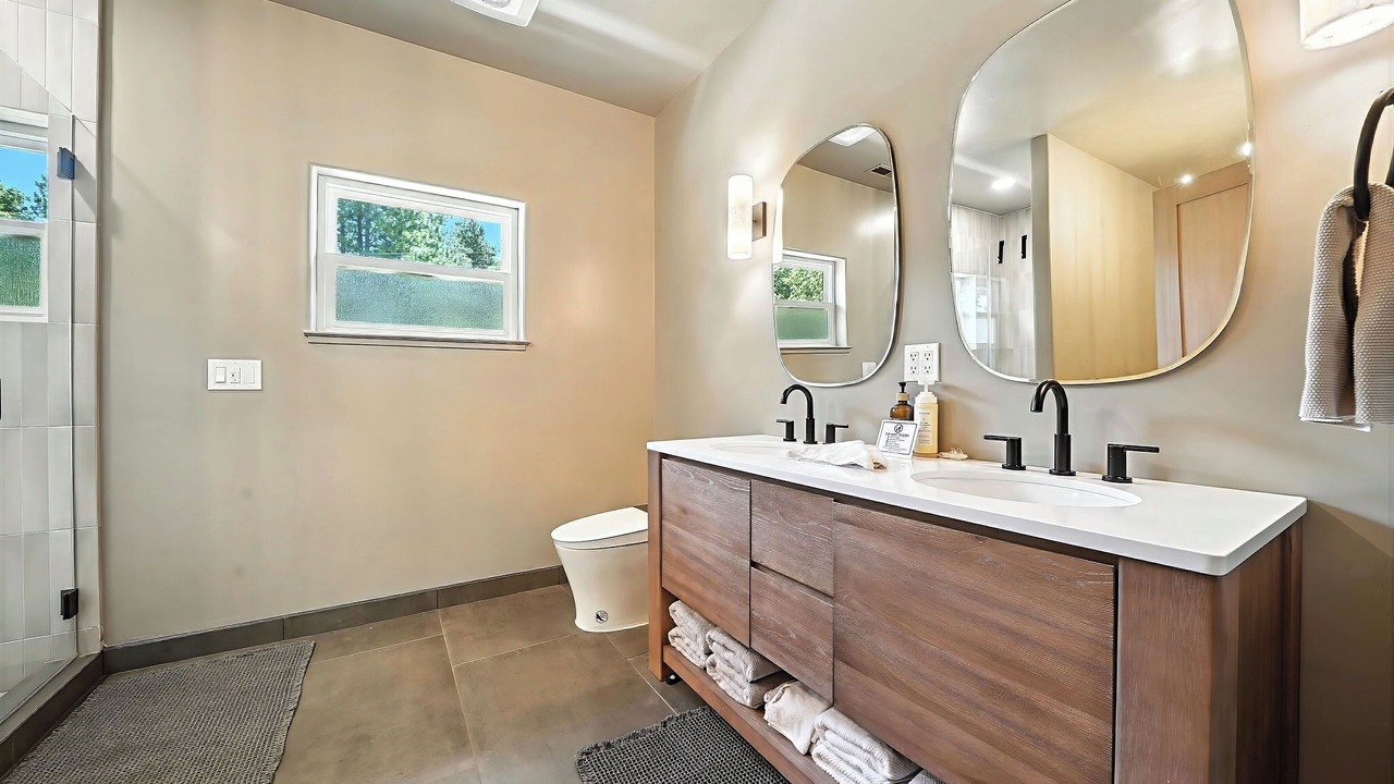 Photo of Bathroom in Glencoe