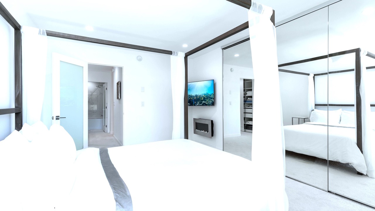 Photo of Bedroom in Sawtelle