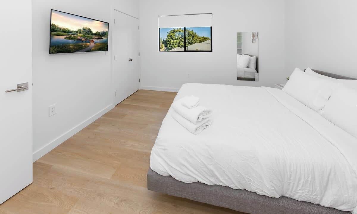 Photo of Bedroom in Mid City
