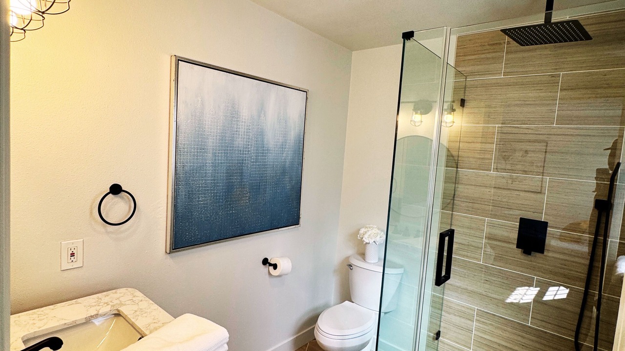 Photo of Bathroom in Belmont Shore