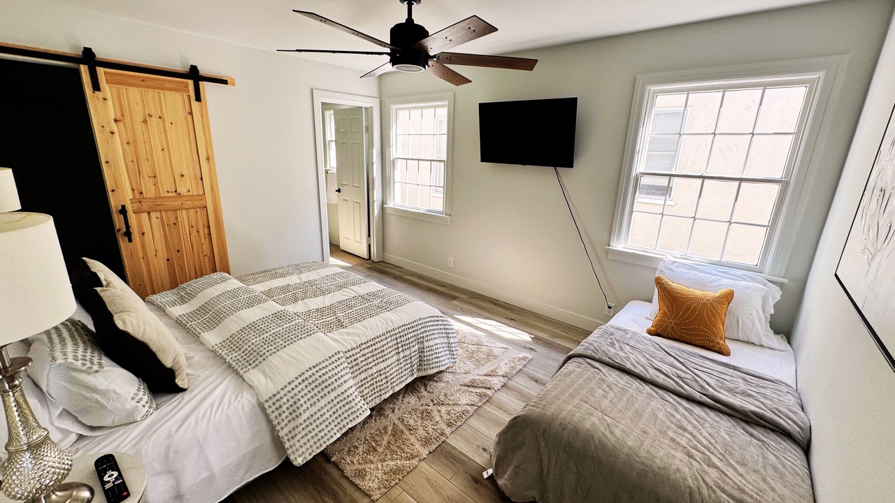 Photo of Bedroom in Belmont Shore
