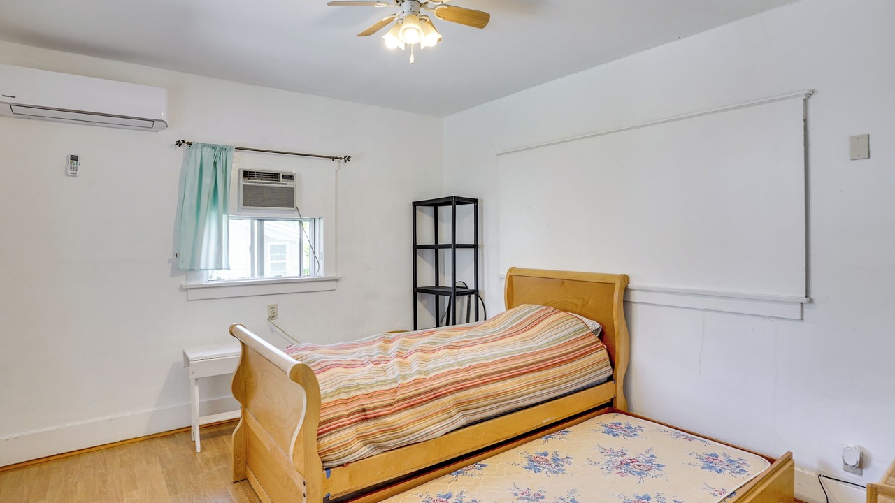 Photo of Bedroom in Northwest San Pedro