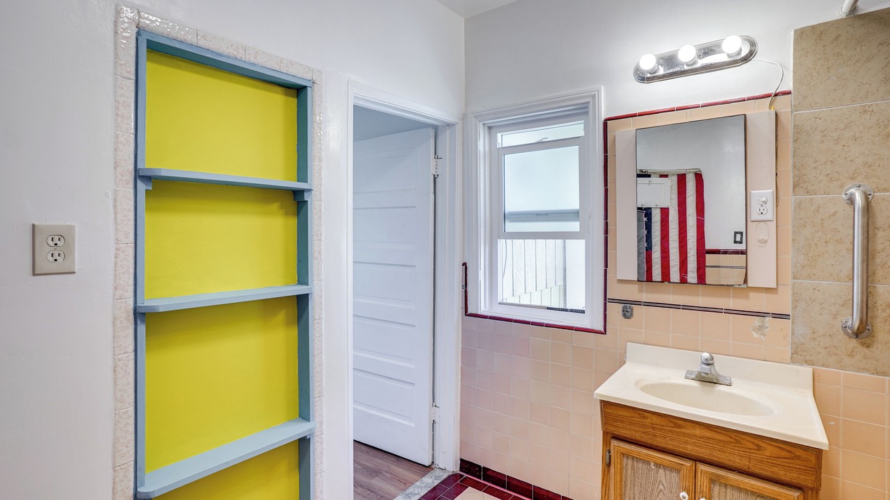 Photo of Bathroom in Northwest San Pedro