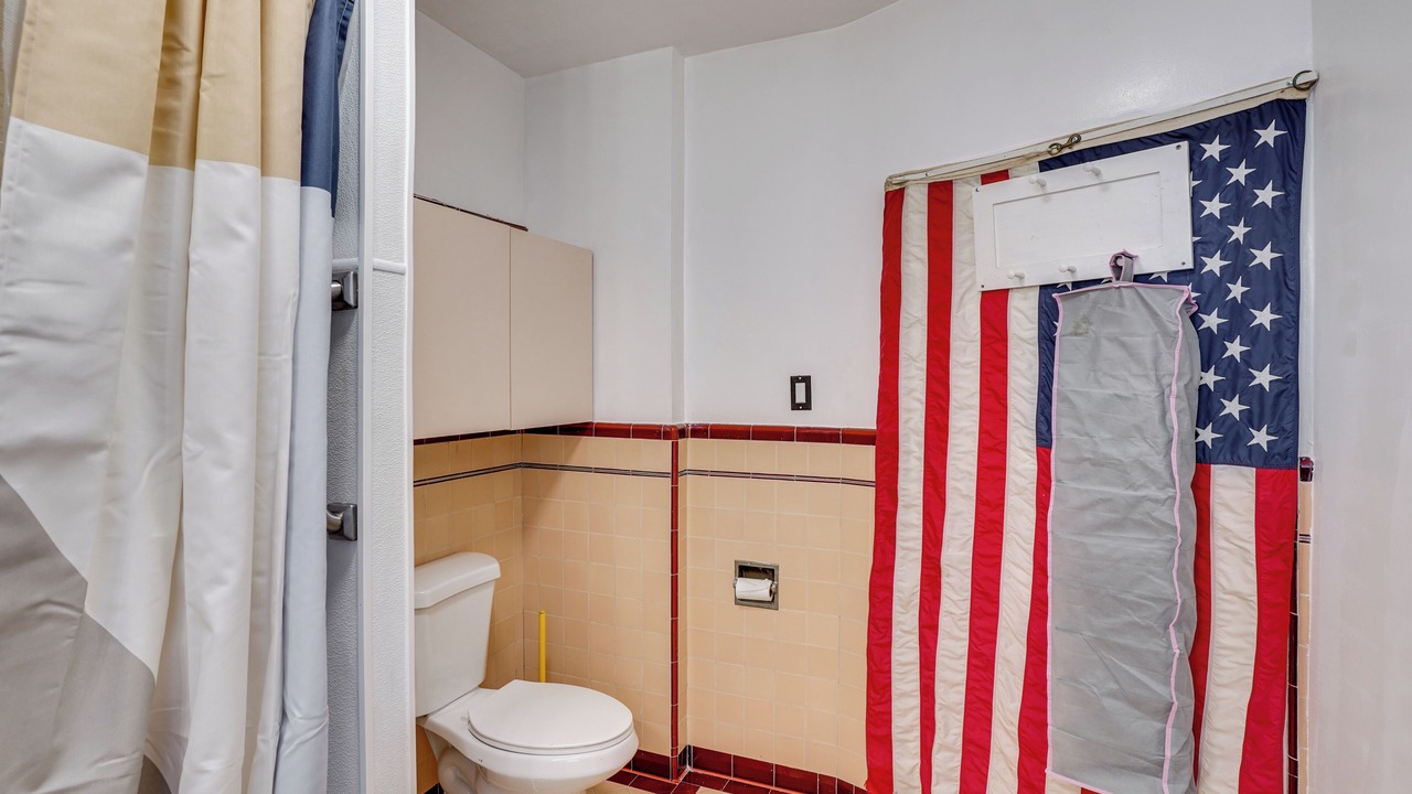 Photo of Bathroom in Northwest San Pedro