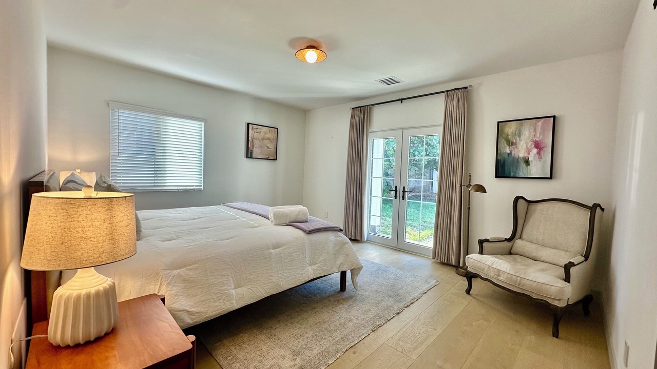 Photo of Bedroom in Altadena