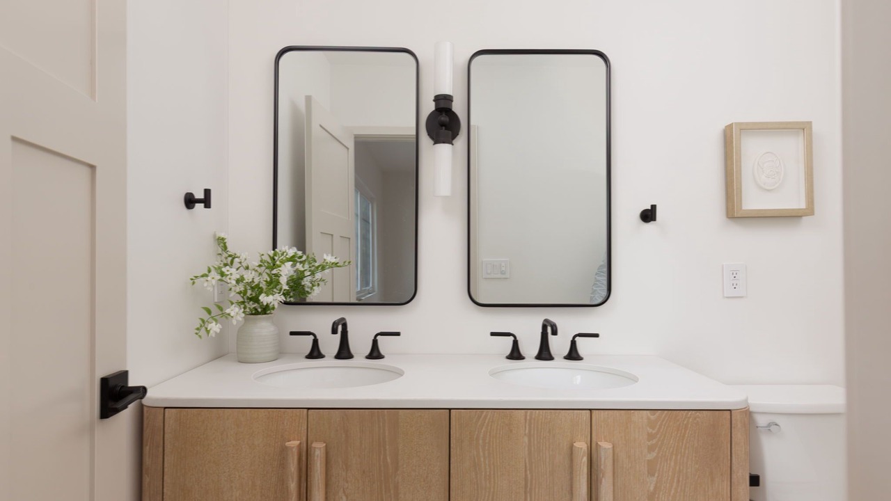 Photo of Bathroom in Altadena