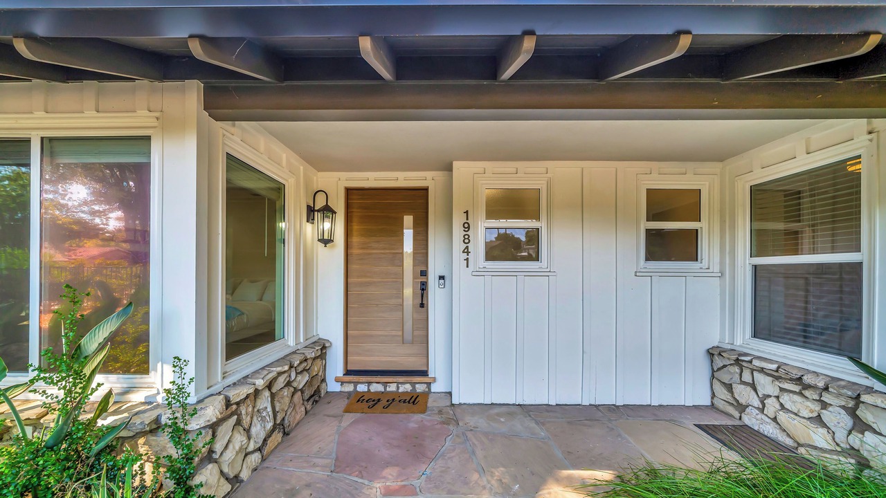 Photo of Outdoor in Woodland Hills