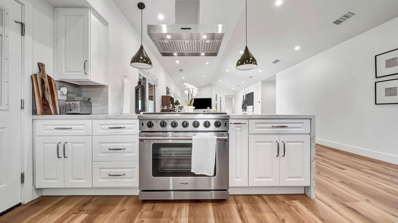 Photo of Kitchen in Woodland Hills
