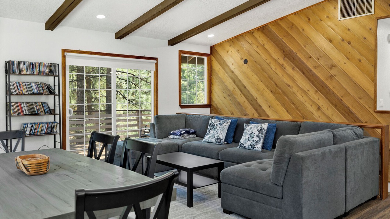Photo of Livingroom in Whispering Forest