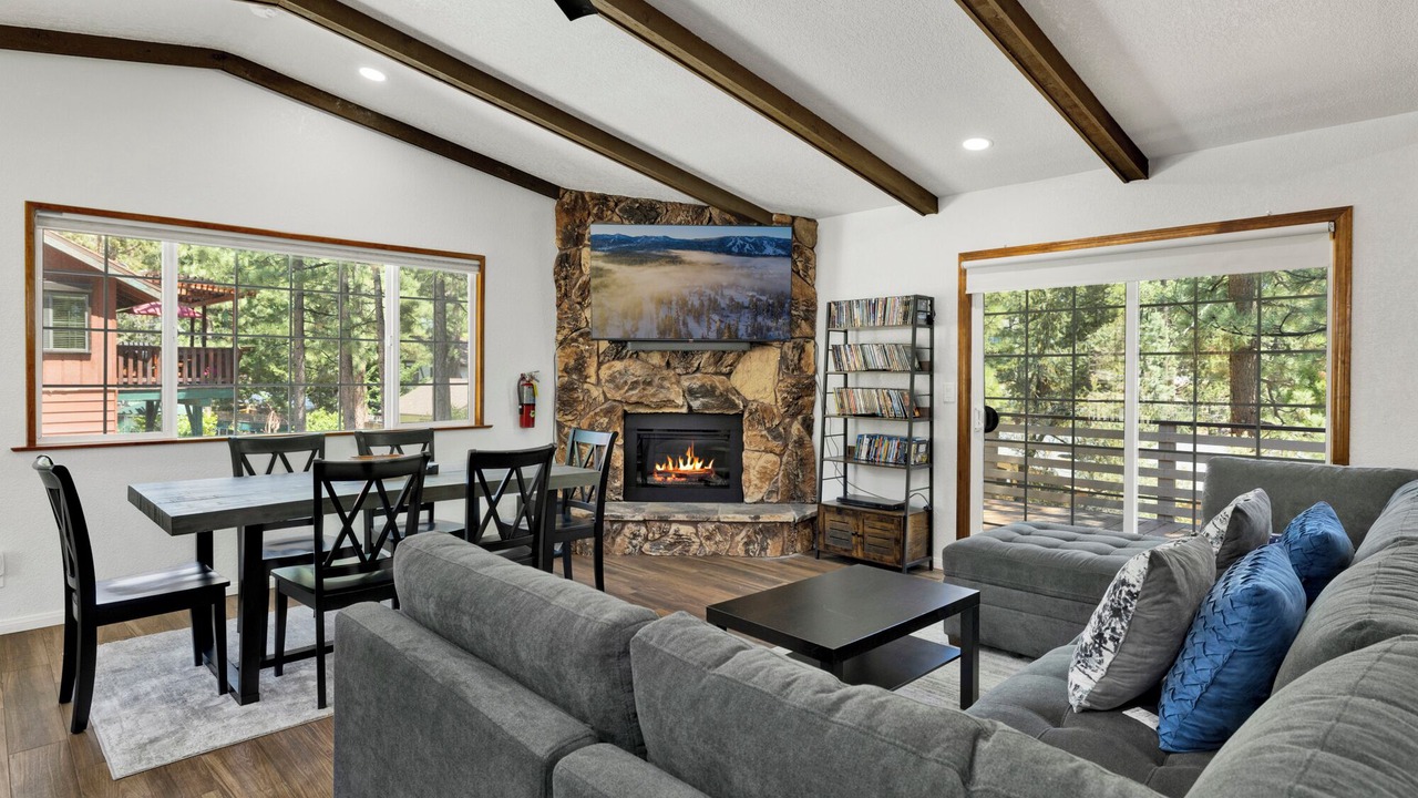 Photo of Livingroom in Whispering Forest
