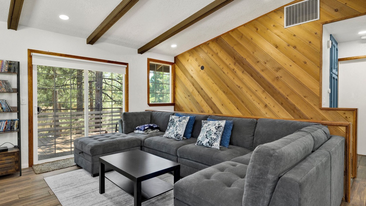 Photo of Livingroom in Whispering Forest