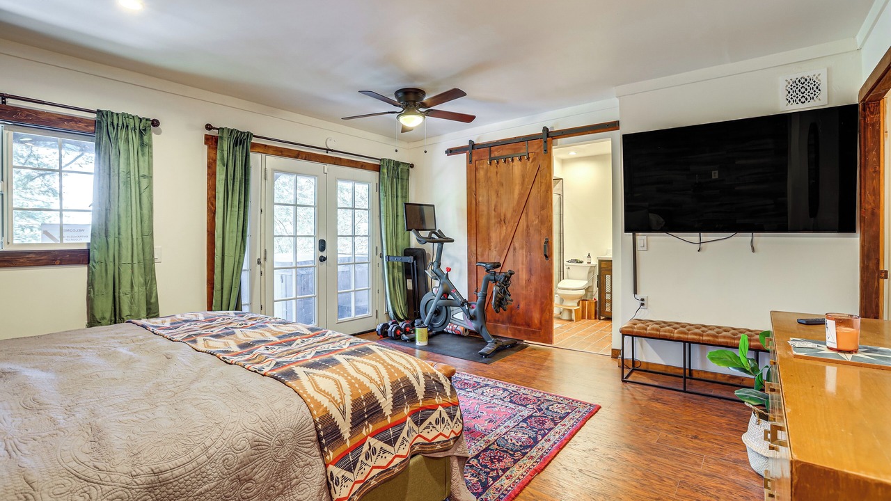 Photo of Bedroom in Arrowhead Villas