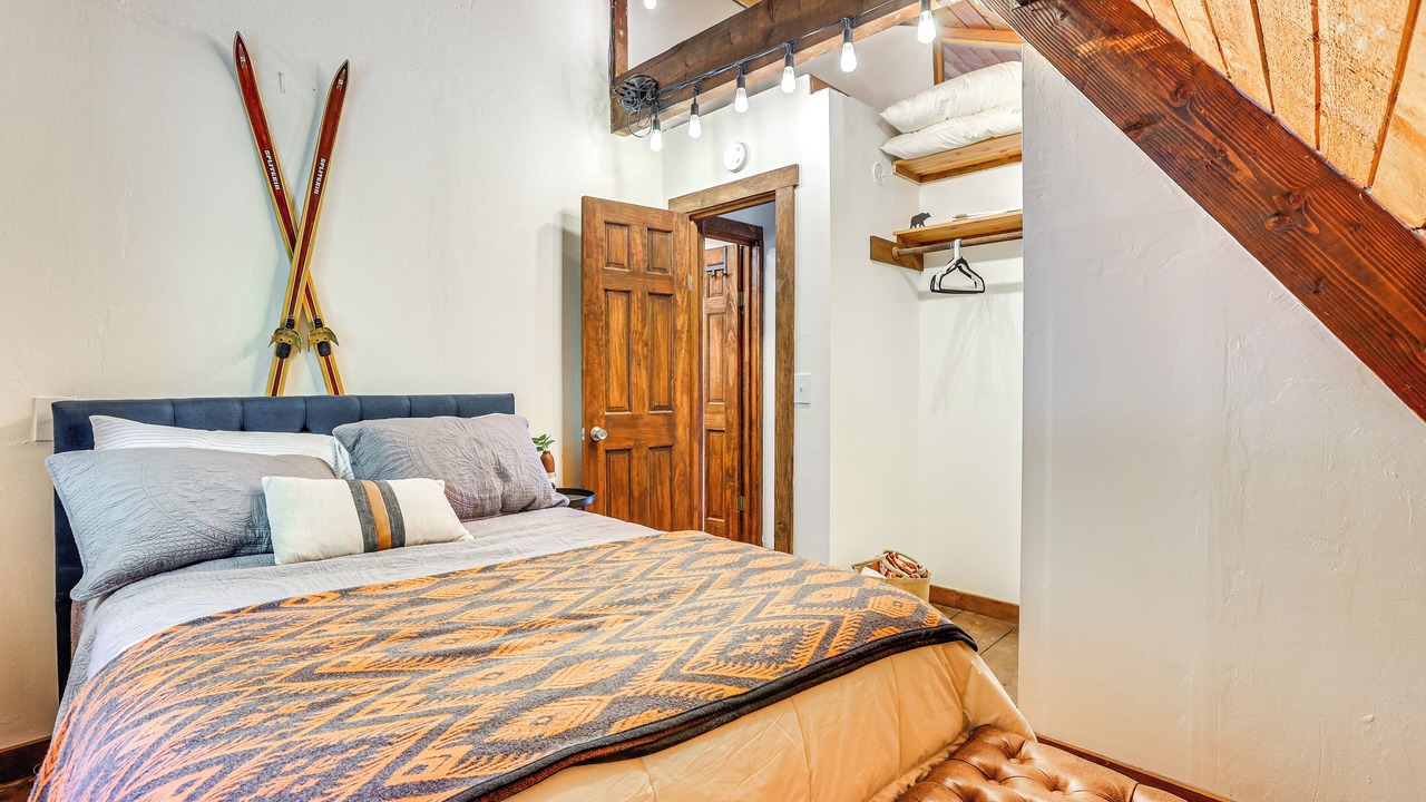 Photo of Bedroom in Arrowhead Villas