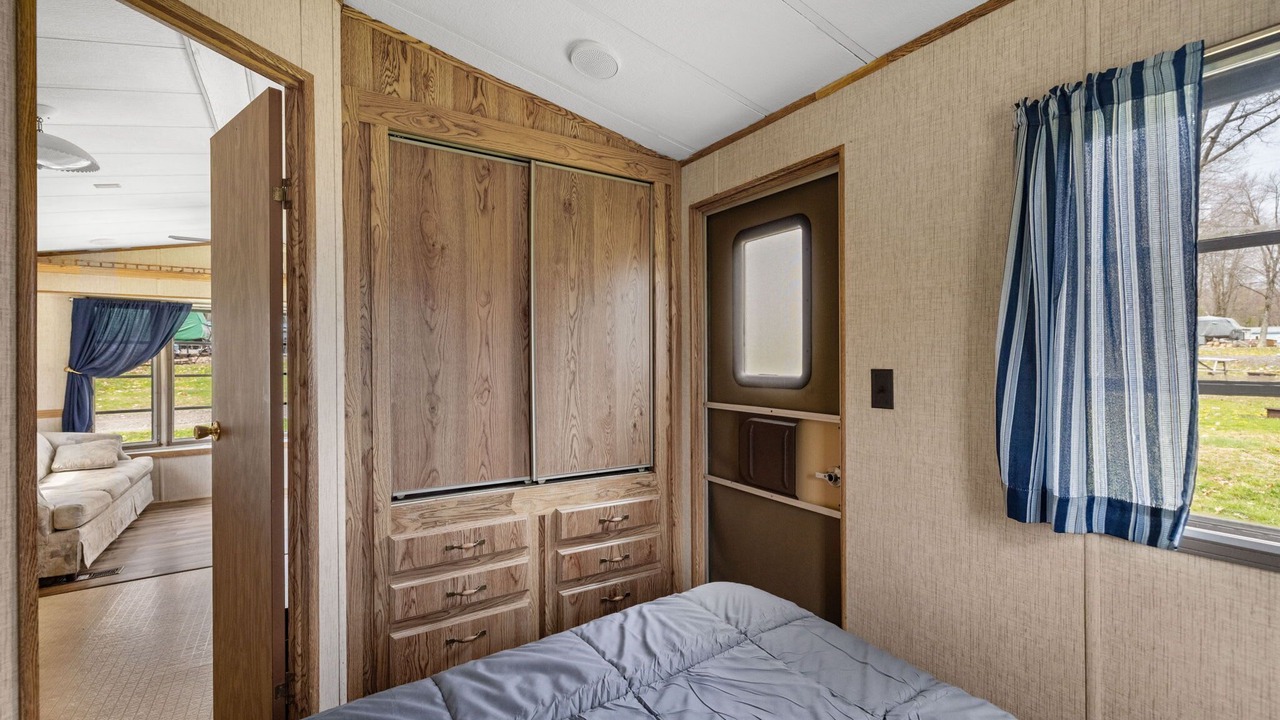 Photo of Bedroom in Russell