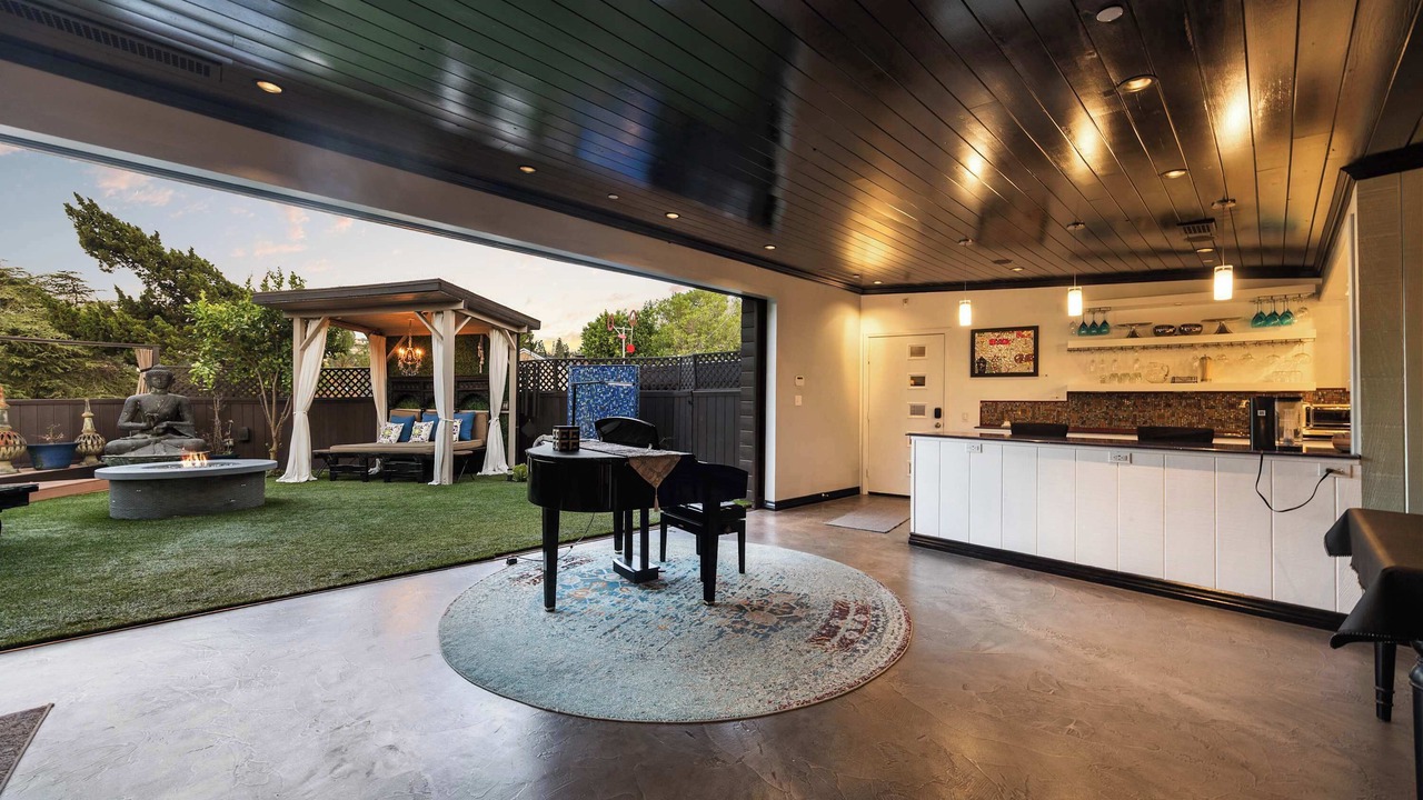 Photo of Patio Balcony in Los Angeles
