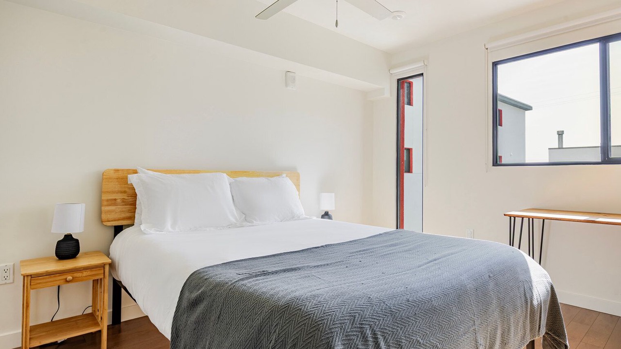 Photo of Bedroom in East Hollywood