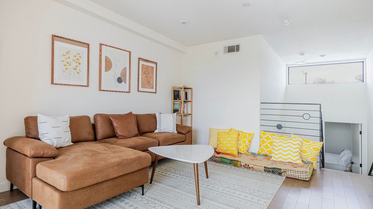 Photo of Livingroom in East Hollywood