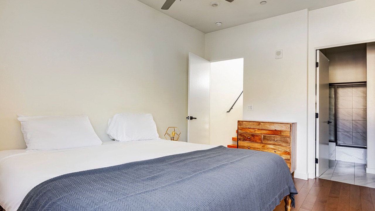 Photo of Bedroom in East Hollywood